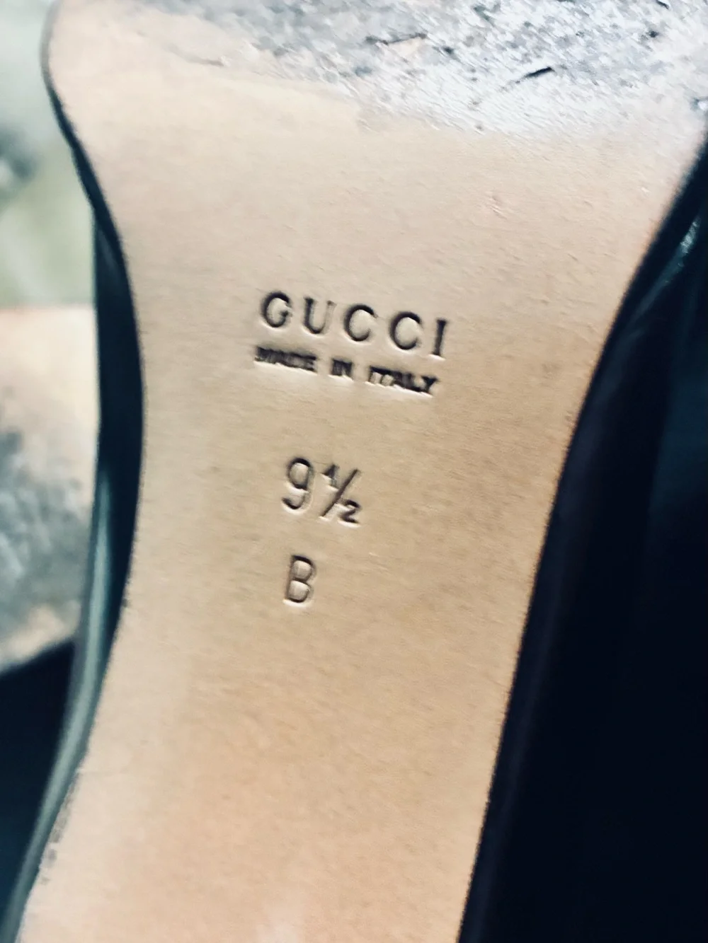 Gucci Black Leather Horsebit Loafers with Gold Hardware - Picture 5 of 8